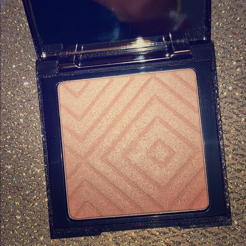 NIGHTLIGHT highlighter! Very shimmery